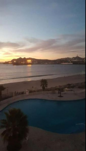 Dpto Frente al mar, salida ala Playa Herradura